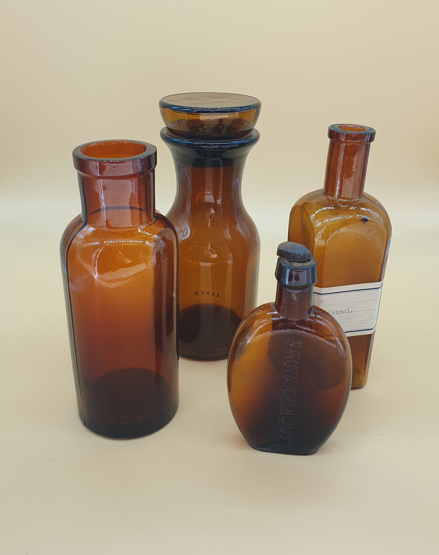 Lot de bouteilles en verre