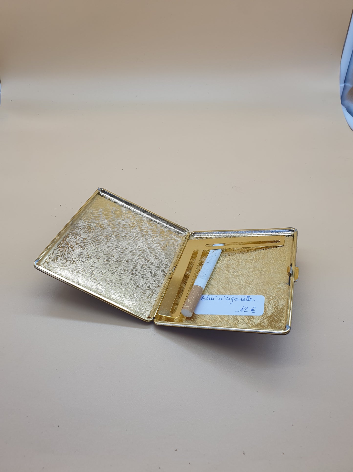 Étui à cigarettes