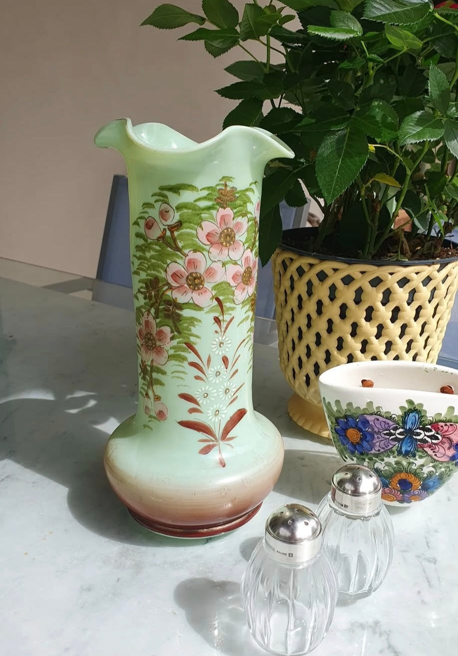 Vase opaline verte