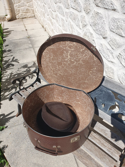 Valise à chapeaux