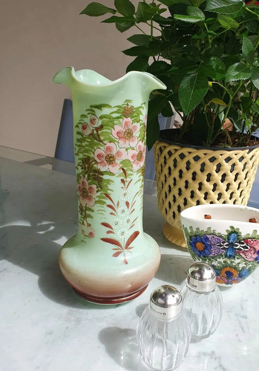 Vase opaline verte